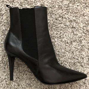 Lauren RalphLauren Pointy Toe Elastic Pull on Boot